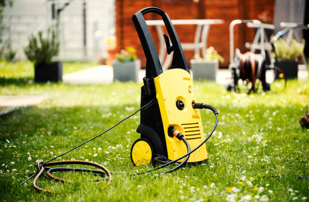 Professional  Pressure Washing Services in Plainwell, MI